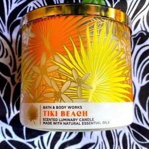Tiki beach 3 wick candle from Bath and body works.